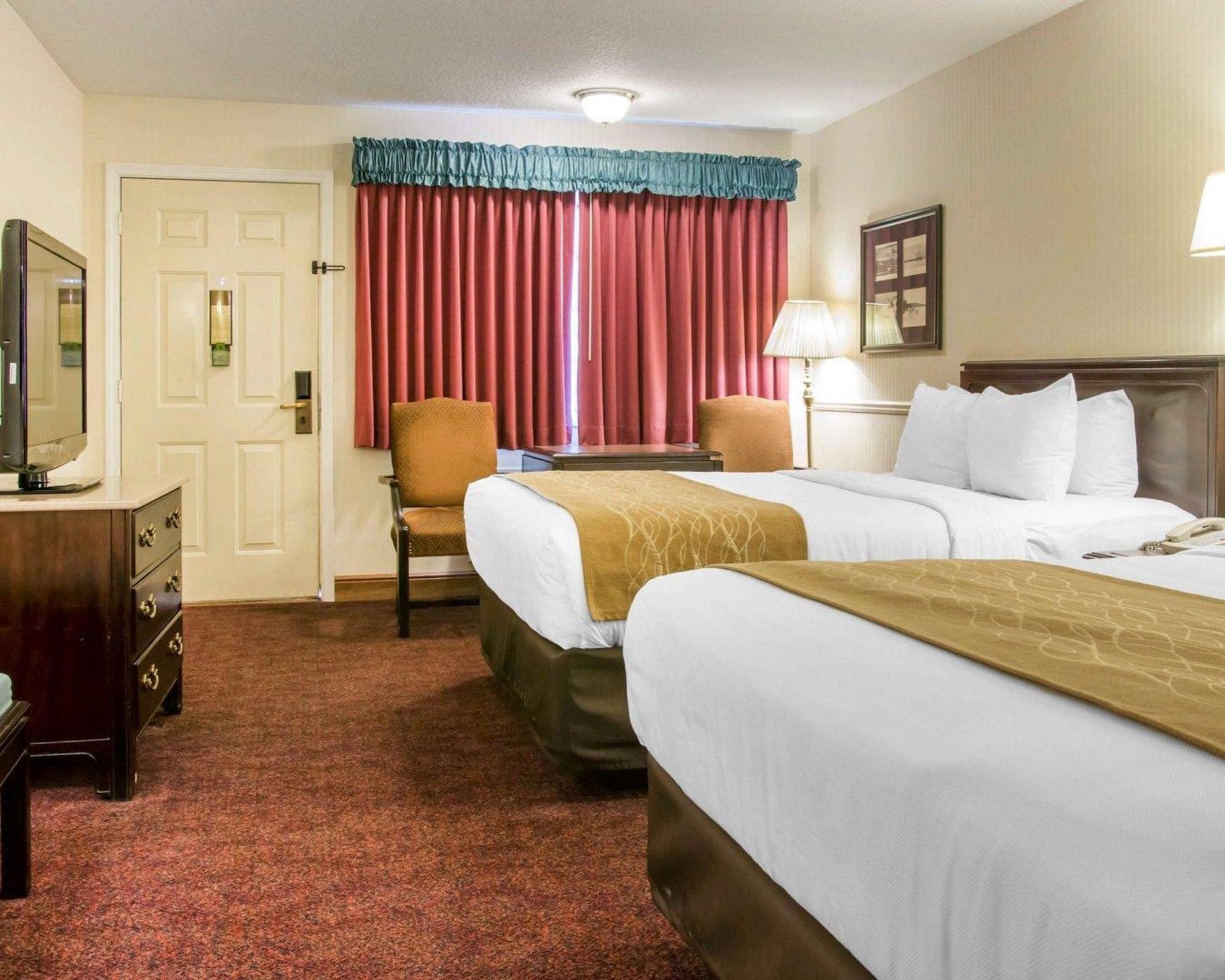 Comfort Inn Lakeside Макино Сити Екстериор снимка