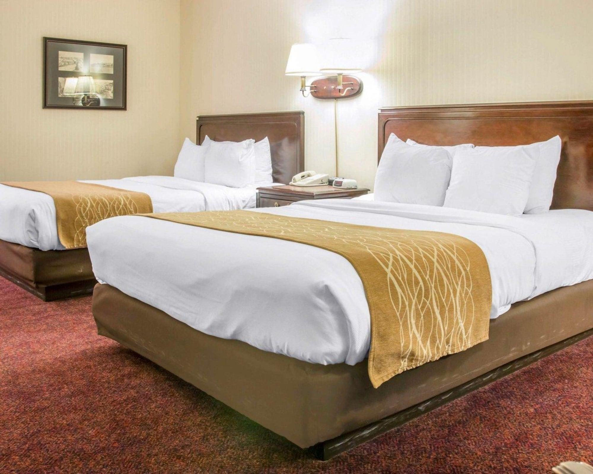 Comfort Inn Lakeside Макино Сити Екстериор снимка