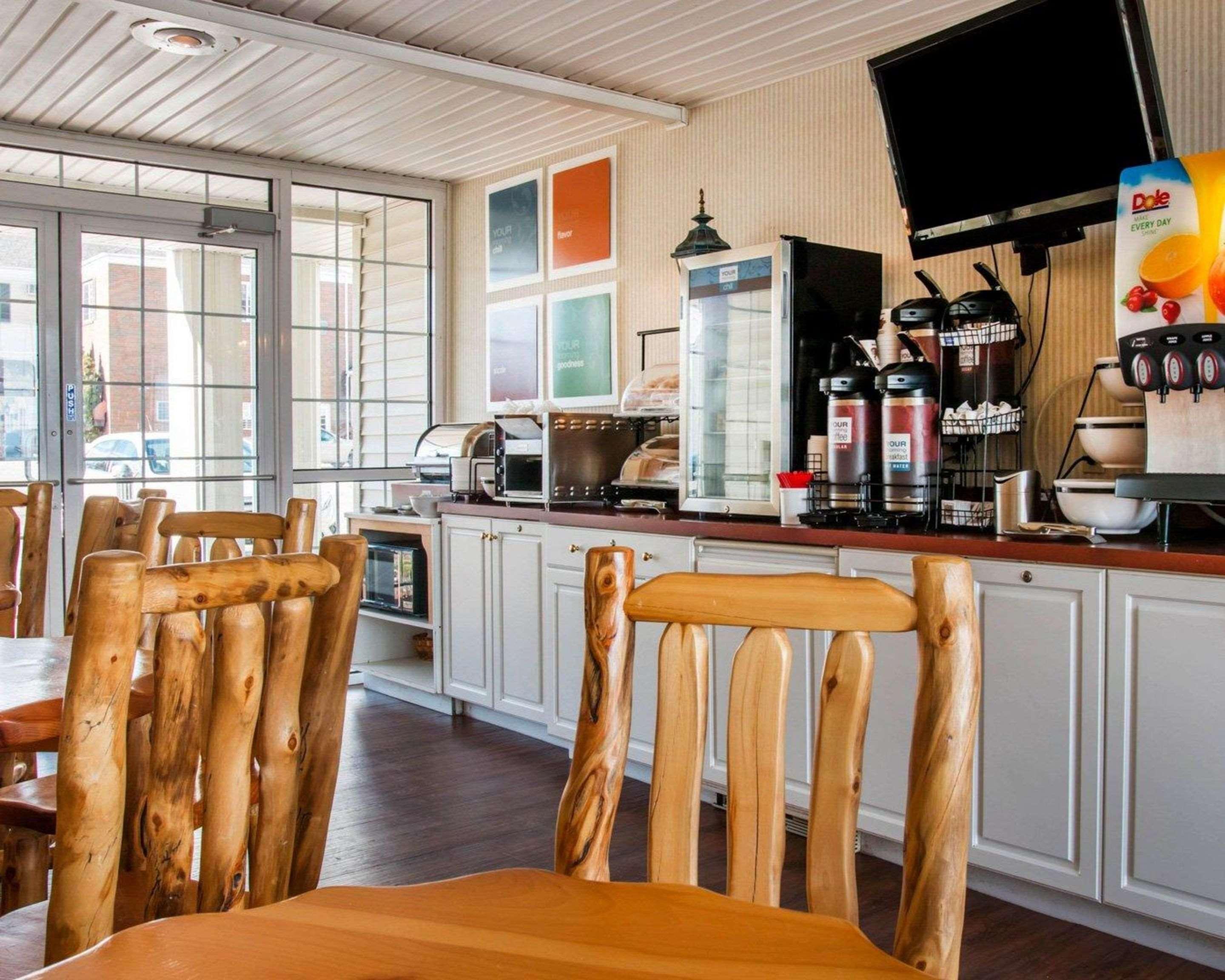 Comfort Inn Lakeside Макино Сити Екстериор снимка