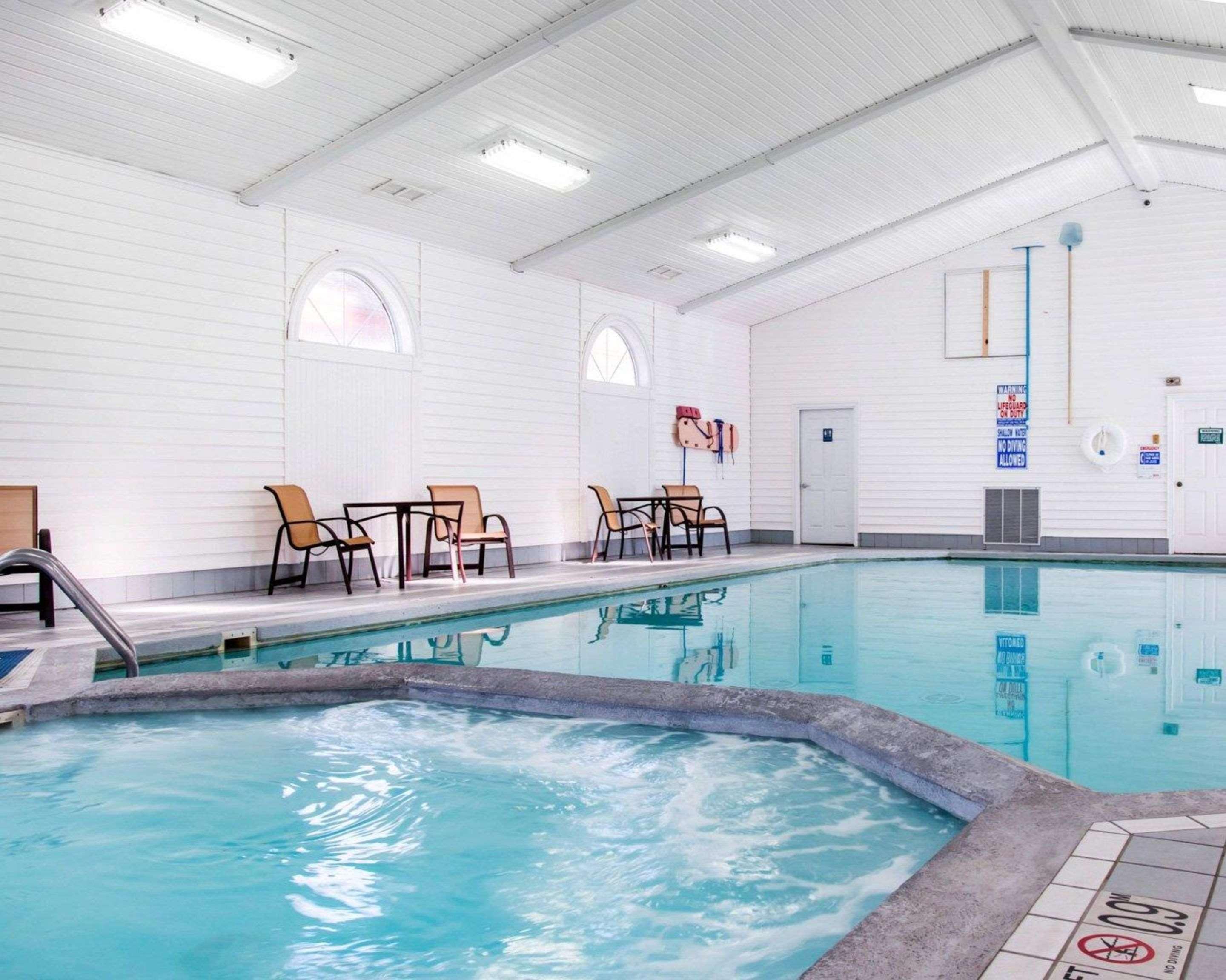 Comfort Inn Lakeside Макино Сити Екстериор снимка