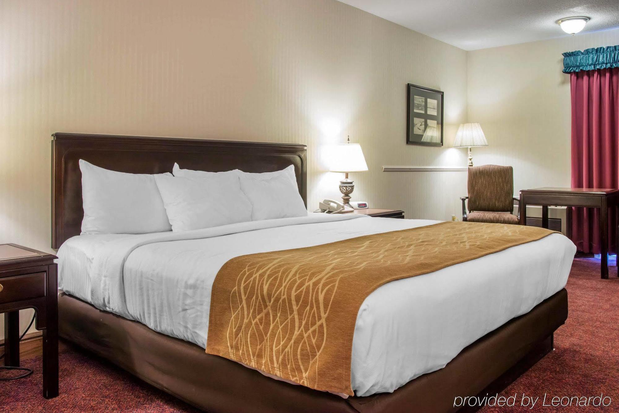 Comfort Inn Lakeside Макино Сити Екстериор снимка